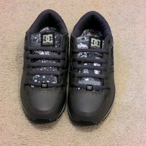 Men's DC shoes size 7